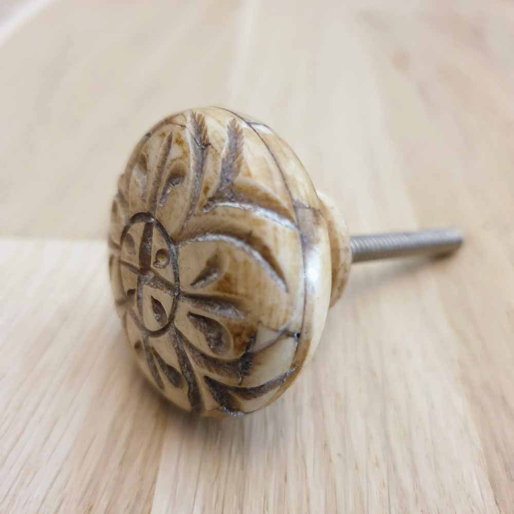 Resin Carved Door / Drawer Knob  Hooks Knobs 